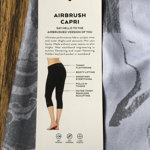 Alo Yoga Airbrush Capris - Picture 3 of 4